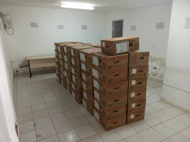 Urnas eletrônicas já foram preparadas com os dados dos candidatos a prefeito e vereador nos 102 municípios de AL