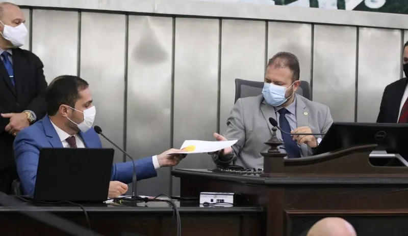 Alexandre Ayres esteve ontem no Legislativo para apresentar prestação de contas sobre os recursos do SUS de 2019