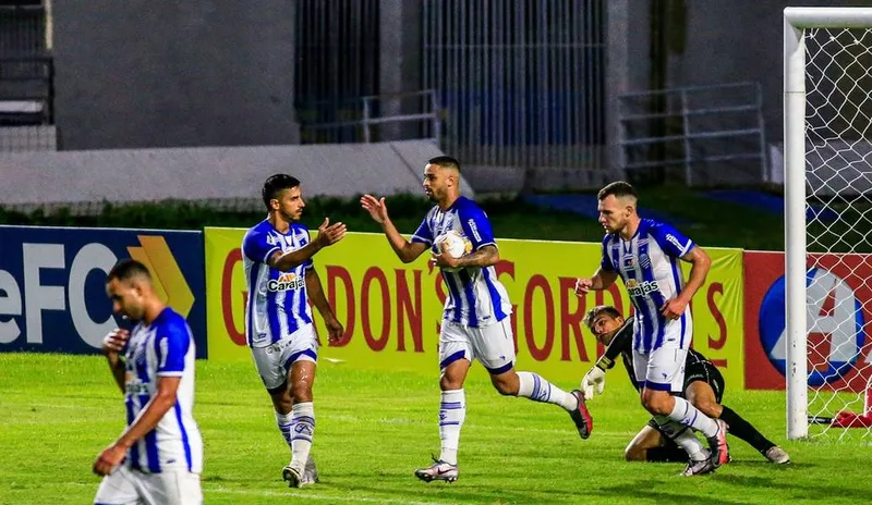 Azulão marcou 16 gols em cinco partidas no Alagoano e detém uma média de, impressionantes, 3,2 gols por jogo