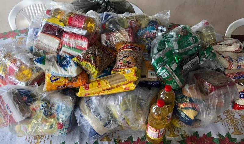 Alimentos arrecadados na campanha compõem cestas básicas que são distribuídas a famílias em vulnerabilidade social