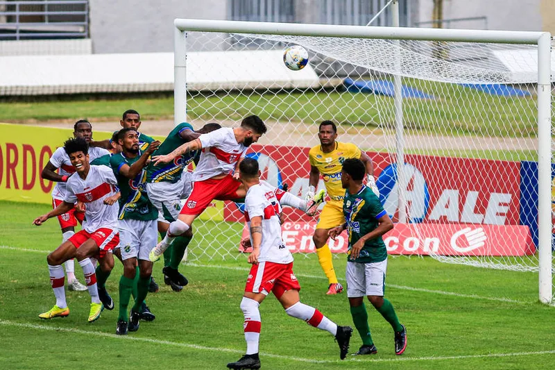 Maceió, 10 de abril de 2021
Lance do jogo entre CRB e Altos. Partida válida pela 8º Rodada  da Copa do Nordeste  realizada no Estádio Rei Pelé em Maceió. Alagoas – Brasil.
Foto: Ailton Cruz