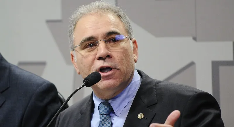 Indicação de Queiroga foi confirmada pelo próprio Bolsonaro, em conversa com apoiadores na chegada ao Palácio