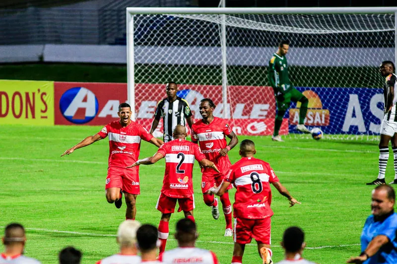 Lucão do Break marcou os dois gols na vitória por 2 a 0, na noite desta terça-feira (30)