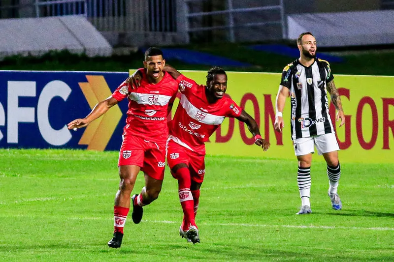 Galo pode avançar às quartas já neste domingo (4)