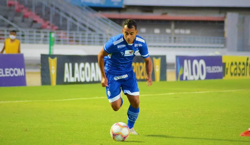 Nadson lesionou o ombro no jogo contra o Treze-PB na estreia do time marujo na Copa do Nordeste