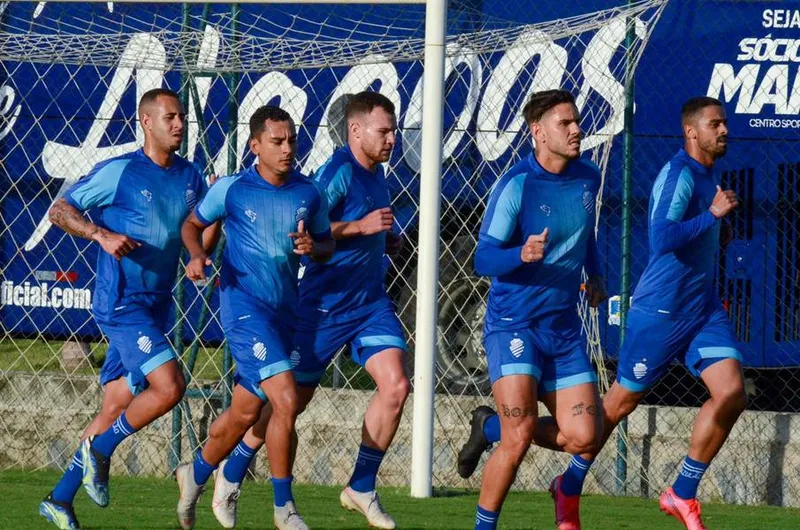 Elenco azulino luta contra o tempo na preparação para esta temporada, que já começa no sábado (20)