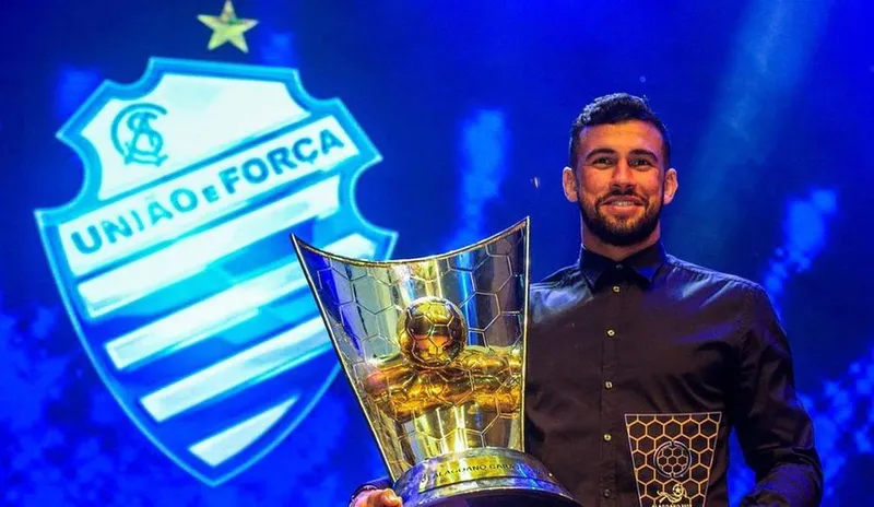 Zagueiro Luciano Castán também de despediu do CSA e postou agradecimento em rede social
