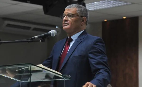 Pastor Hermann Trindade ministrou sobre se ter confiança em tempo de adversidade, no culto do último domingo (18)