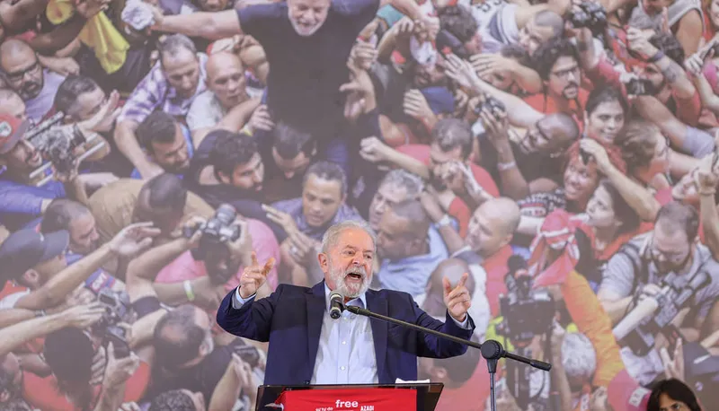 Lula volta a ficar elegível após o ministro Edson Fachin, do Supremo, anular condenações