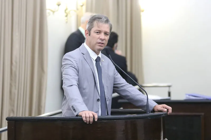 Cabo Bebeto sugere auxílio empresarial equivalente a 30% do faturamento da empresa