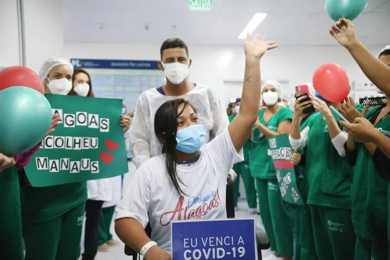 Thifanny Daniel, de 22 anos, foi a primeira manauara a se recuperar da covid-19 no Hospital Metropolitano de Alagoas (HMA), 