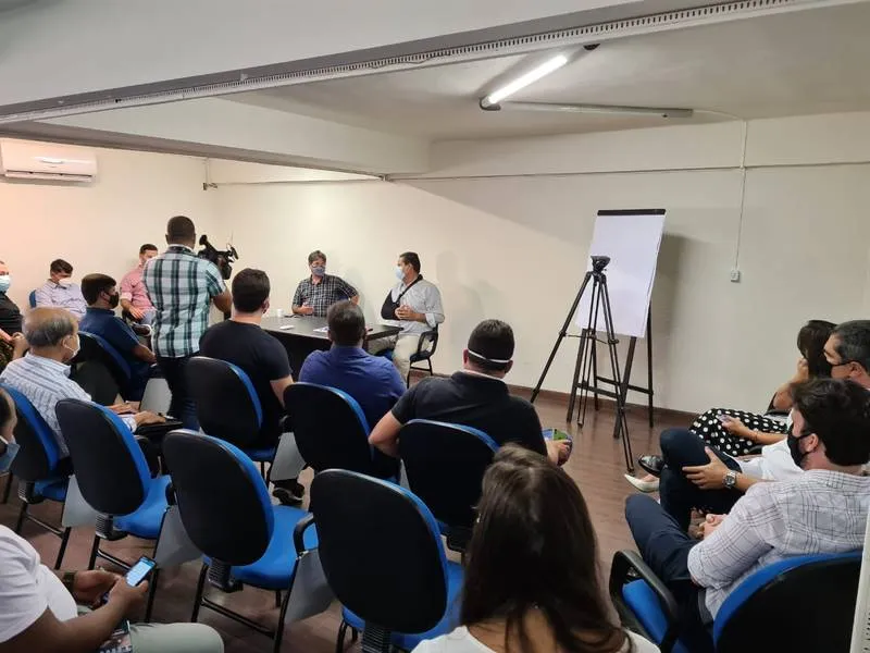 Reunião com empresários ocorreu na Associação Comercial, de onde saíram propostas