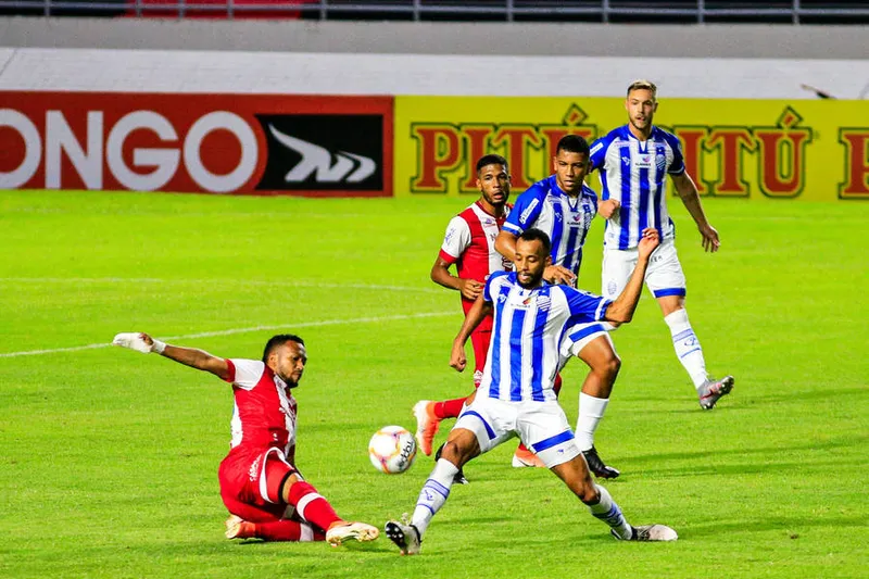 Maceió, 31 de outubro de 2020
Lance do jogo entre CSA x Náutico. Partida válida pela 19ª rodada do Campeonato Brasileiro da Série B de 2020, realizada no Estádio Rei Pelé. Alagoas - Brasil.
Foto: Ailton Cruz