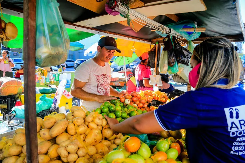 Comerciantes reclamam de alta no preço 