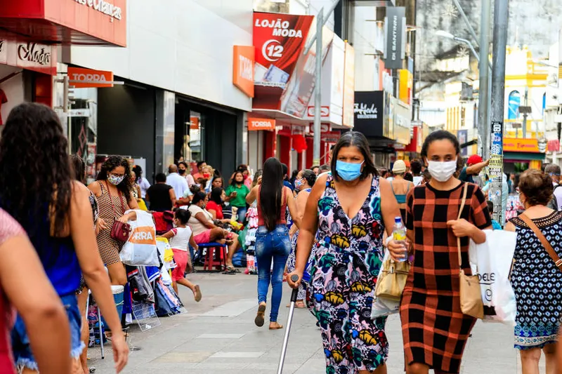 Atividades não essenciais como o comércio devem ser restringidas, aponta Fiocruz