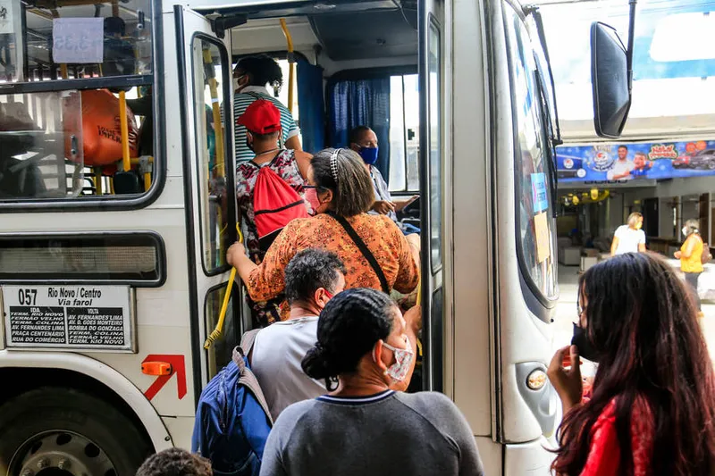 Ampliação da frota de ônibus de Maceió deve reduzir as aglomerações nos coletivos