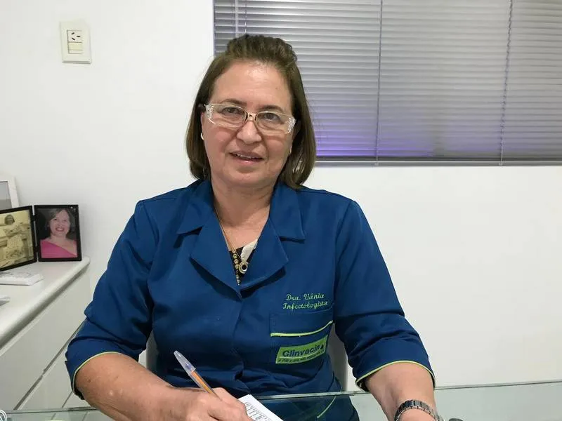 A médica infectologista Vânia Pires diz que vacinação anda muito lentamente no Estado