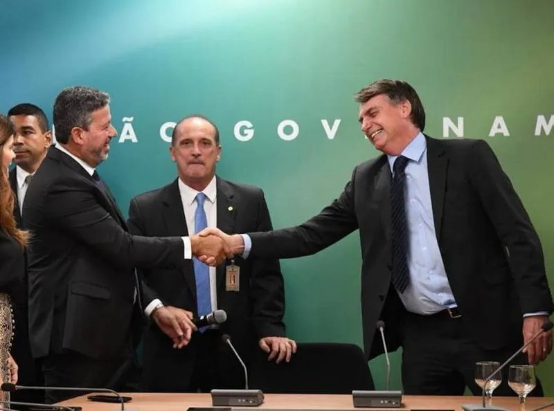 Deputado Arthur Lira tem o apoio de Jair Bolsonaro na disputa pelo comando da Câmara
