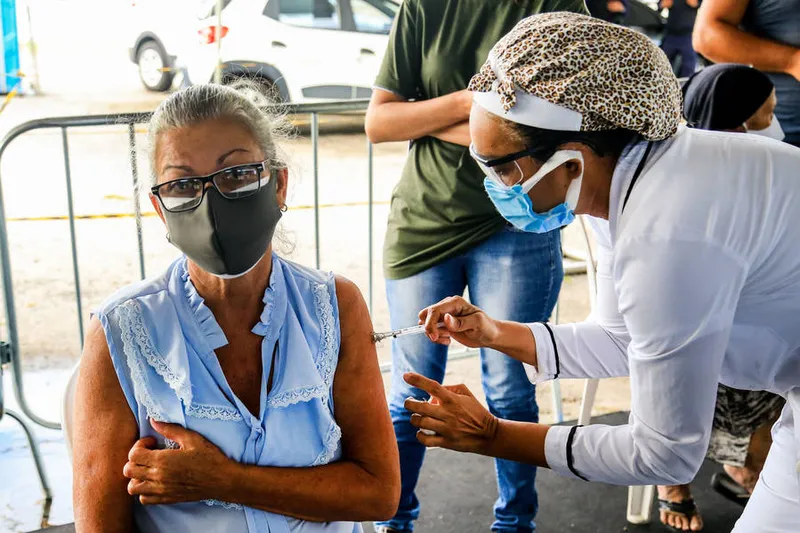 Maceió, 18 de março de 2021
Vacinação de idosos no Papódromo no bairro do Vergel do Lago, em Maceió. Alagoas - Brasil.
Foto:@Ailton Cruz