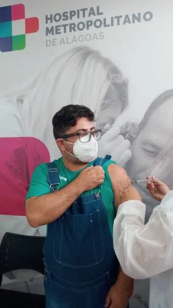 Enfermeiro Paulo Alceu contou que não sentiu nenhum efeito colateral da vacina