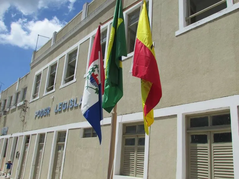 Salário dos vereadores do Pilar passaria dos atuais R$ 6.012,66 para R$ 7.500 e MPE abre investigação