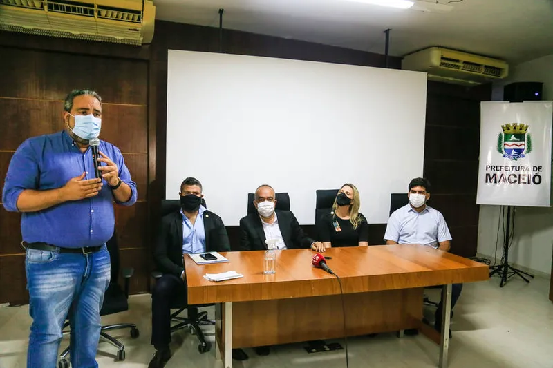 Maceió, 03 de fevereiro de 2021
Coletiva de imprensa realizada no auditório da Prefeitura de Maceió sobre o adiamento do Carnaval 2021 para  setembro, entre os dias 4 e 7. A informação foi repassada pelo coordenador do Gabinete de Gestão de Combate à Covid-19, Claydson Moura. Alagoas - Brasil.
Foto:@Ailton Cruz