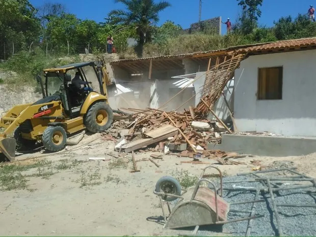 Oito casas já estavam prontas para morar e duas delas em fase de acabamento na Gruta de Lourdes