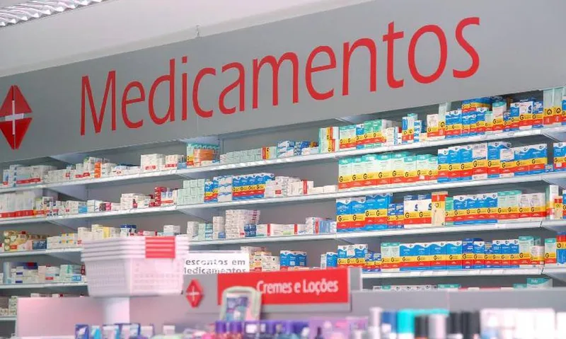 Imagem ilustrativa da imagem PROCURA POR VITAMINAS E IVERMECTINA CRESCE 35% NAS FARMÁCIAS DE MACEIÓ