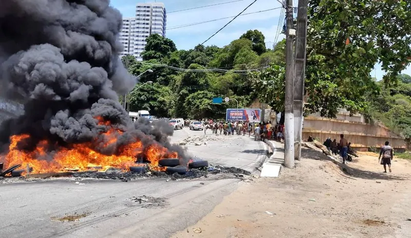 Segundo os manifestantes, protesto aconteceu devido a uma ação de revitalização feita pela Prefeitura de Maceió