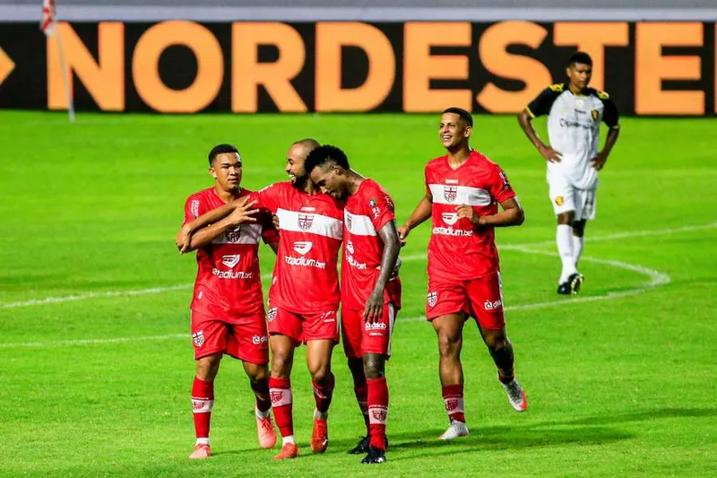 Por conta da sequência, Roberto Fernandes mandará a campo um time alternativo