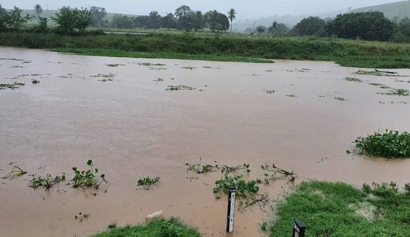 Imagem ilustrativa da imagem REGIÃO NORTE PREOCUPA DEFESA CIVIL; NÍVEL DO RIO MUNDAÚ SOBE MAIS DE 1,80M