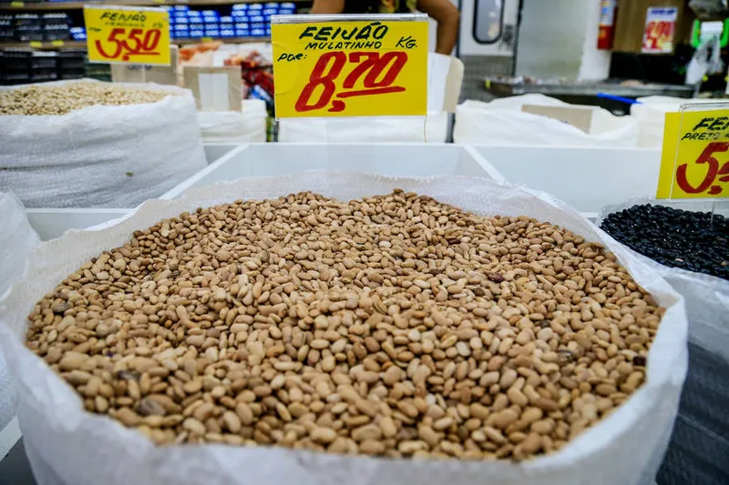 O feijão é o produto que tem a maior alta estimada na safra deste ano, aponta o IBGE