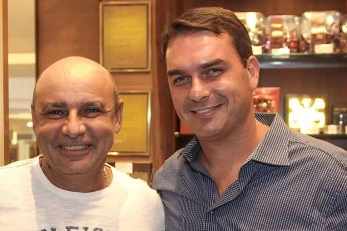 Fabrício Queiroz era assessor de Flávio Bolsonaro responsável por operar esquema
