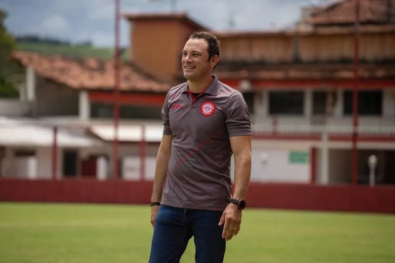 Diretoria do CSA anunciou oficialmente Bruno Pivetti como novo treinador da equipe