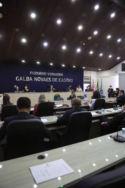 Outra polêmica foi a indicação para que profissionais de Serviço Social sejam vacinados