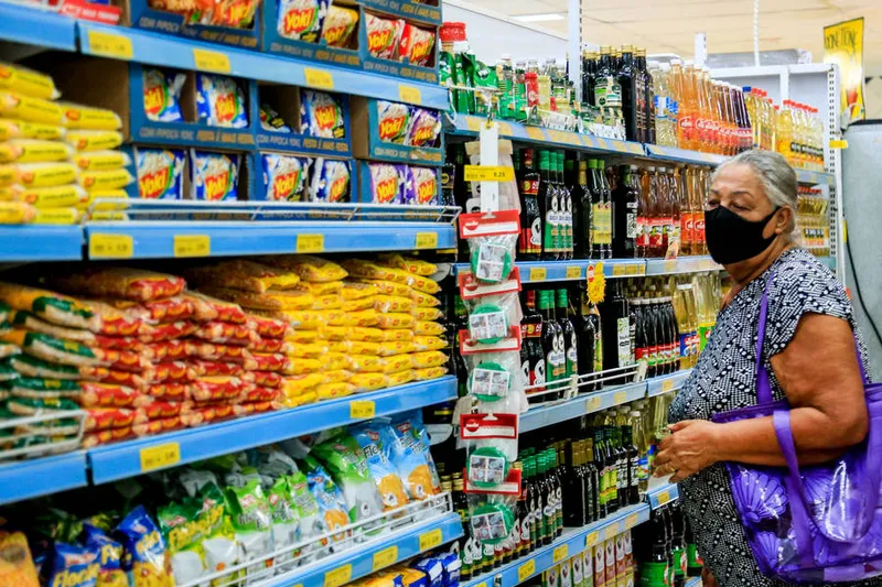 O governo vai criar um grupo para avaliar flexibilização de validade dos alimentos