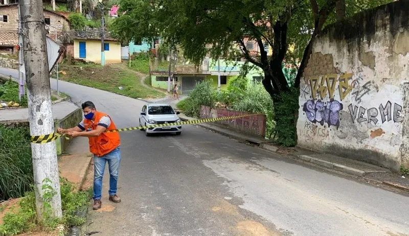 Imagem ilustrativa da imagem APÓS VISTORIA, DEFESA CIVIL INTERDITA LADEIRA DA MOENDA