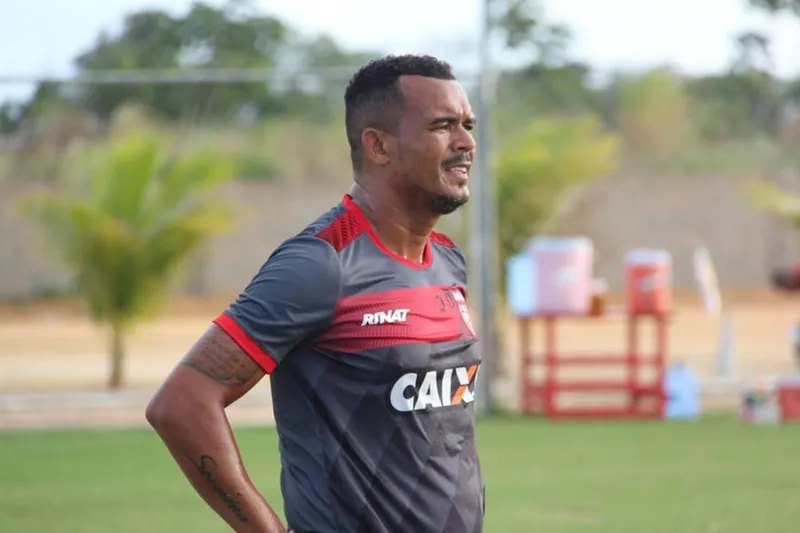 Imagem ilustrativa da imagem Agressão: Zé Carlos paga fiança e é solto