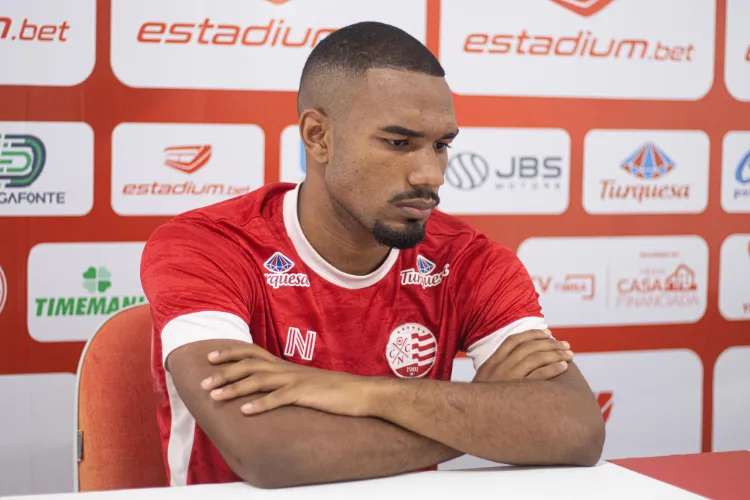 Lateral-esquerdo Kevyn pode ser o novo reforço do Azulão