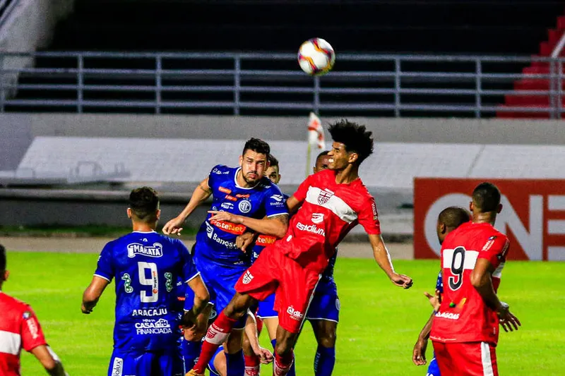 Maceió, 08 de janeiro de 2021 
Lance do jogo entre CRB X Confianaça. Partida válida pela 33ª rodada do Campeonato Brasileiro da Série B de 2020, realizada no Estádio Rei Pelé. Alagoas - Brasil.
Foto: Ailton Cruz