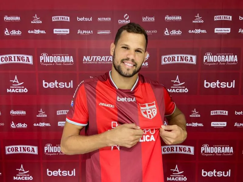 Diretoria do CRB anunciou a contratação do atacante Alan James, artilheiro do Campeonato Alagoano 2021