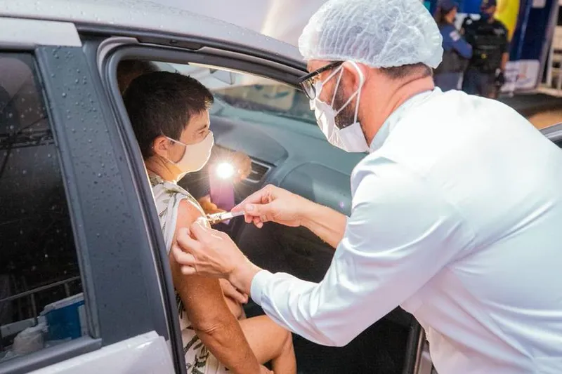 Imagem ilustrativa da imagem CERCA DE 50% DA POPULAÇÃO ADULTA RESIDENTE EM MACEIÓ FOI VACINADA