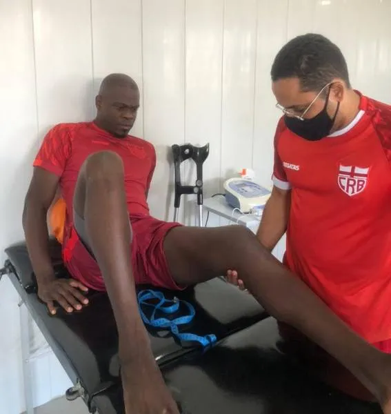 Na última segunda (17), Diego Ivo deu um importante passo para a recuperação do seu joelho esquerdo