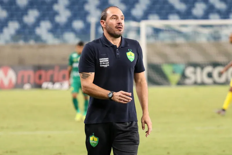 Antes de acertar com o Galo, Aal estava no Guarani; treinador comandou a campanha histórica do acesso do Cuiabá