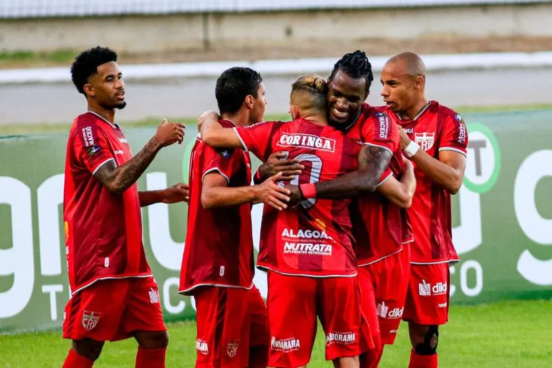 Só riso e alegria! CRB vive momento muito positivo na Série B e vai tentar manter este clima hoje, em jogo contra Goiás