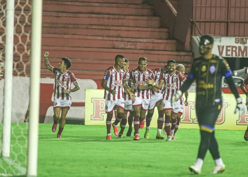 Apesar do gol, goleiro Thiago Rodrigues fez boas defesas e livrou o CSA de sofrer mais tentos