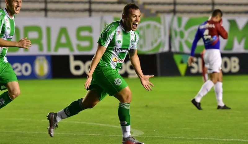 Com o Juventude, meia Renato Cajá venceu a luta contra o Azulão pelo acesso à Série A na última temporada