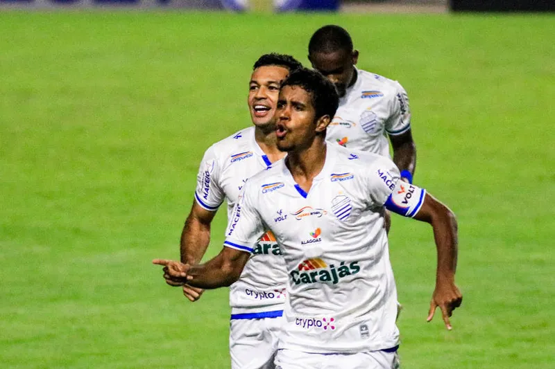 Maceió, 20 de junho de 2021
Lance do jogo entre CSA e Londrina, partida válida pela 5ª rodada da Série B do Campeonato Brasileiro, realizada no Estádio Rei Pelé em Maceió, Alagoas - Brasil.
Foto: Ailton Cruz