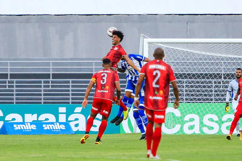 Maceió, 01 de maio de 2021
Lance do jogo entre CSA e CRB. Partida válida pela 8ª rodada da Campeonato Alagoano, Série A 2021, realizada no Estádio Rei Pelé em Maceió. Alagoas – Brasil.
Foto: Ailton Cruz