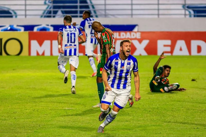 Maceió, 02 de janeiro de 2021
Lance do jogo entre CSA X Sampaio Correa. Partida válida pela 31ª rodada do Campeonato Brasileiro da Série B de 2020, realizada no Estádio Rei Pelé. Alagoas - Brasil.
Foto: Ailton Cruz